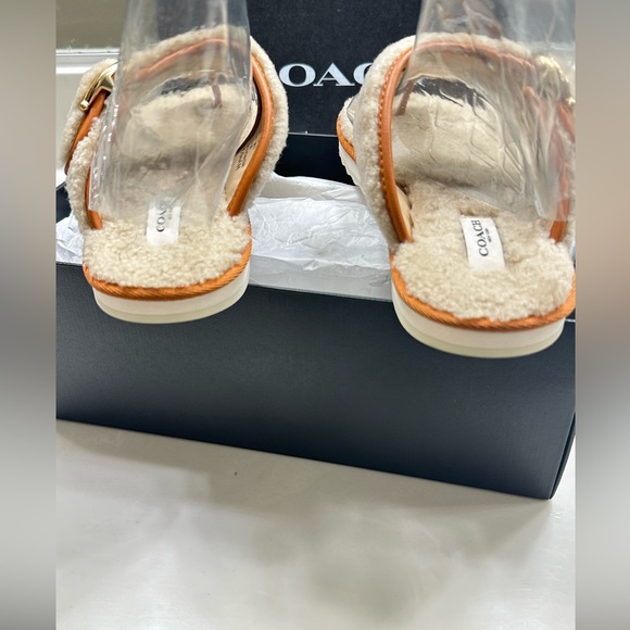 😁SOLD😁 Authentic Coach Women’s Beige & Brown Fuzzy Thong Sandals  10B - Picture 13 of 13